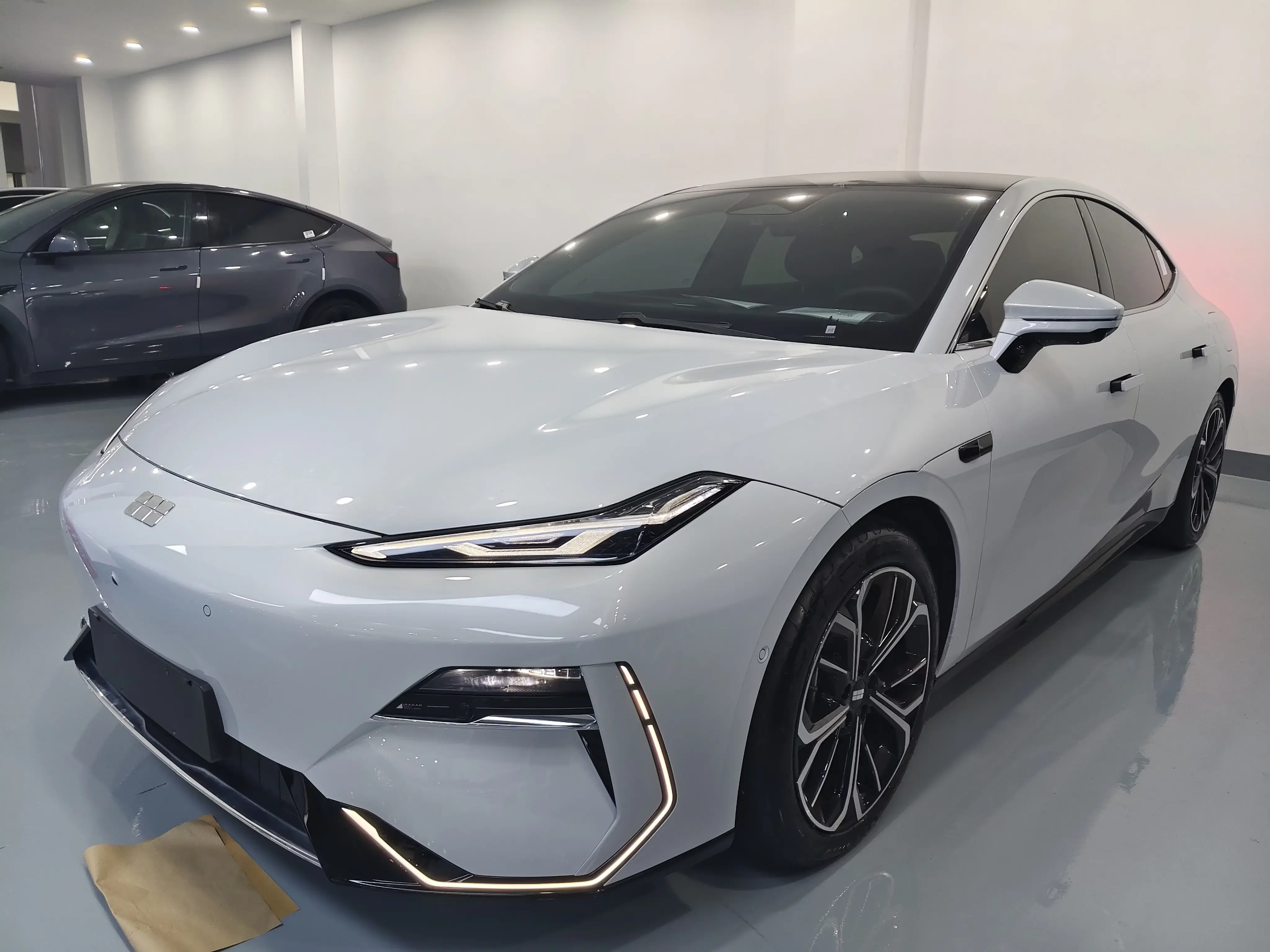 Geely Galaxy E8