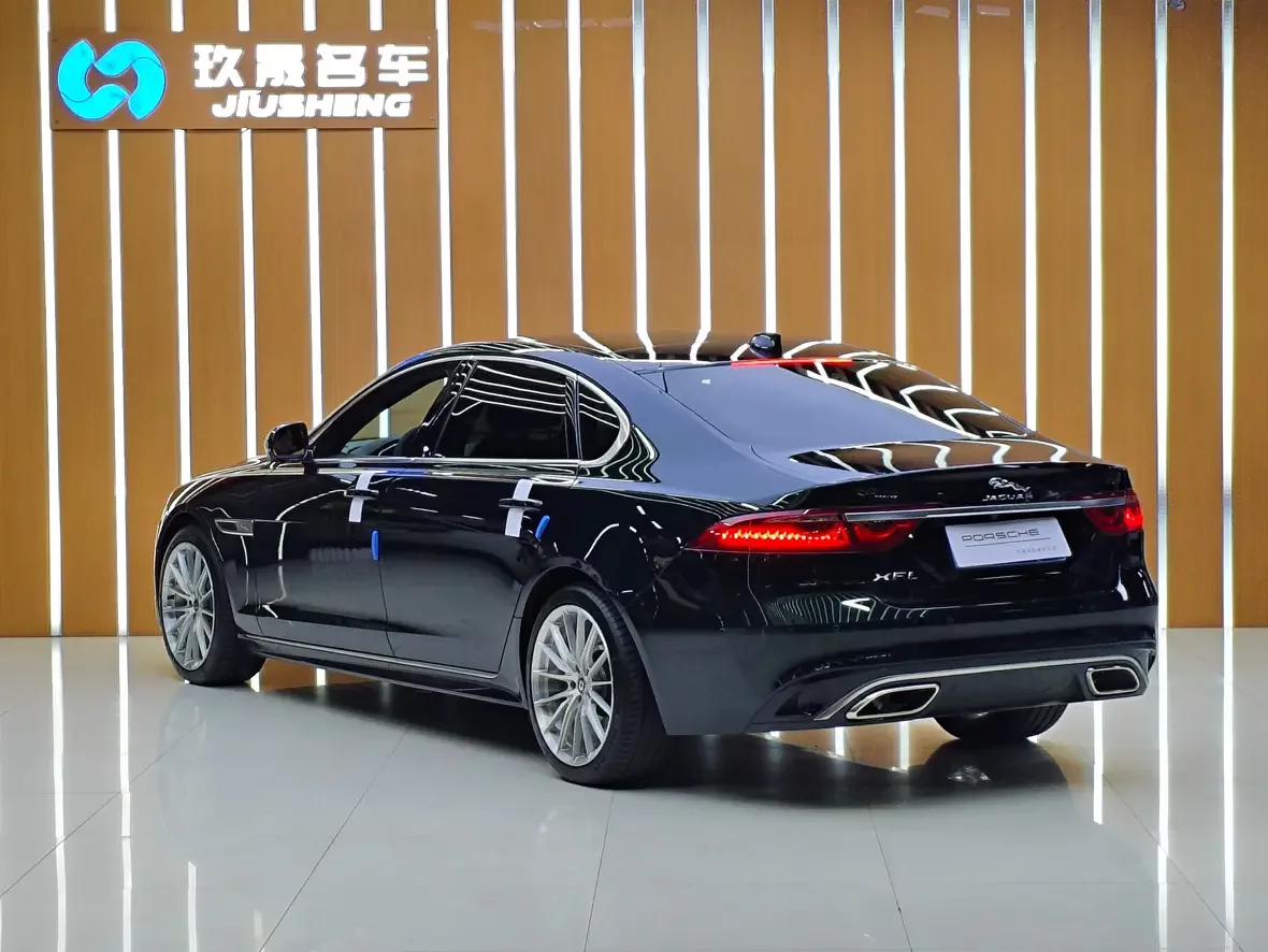 Jaguar XFL
