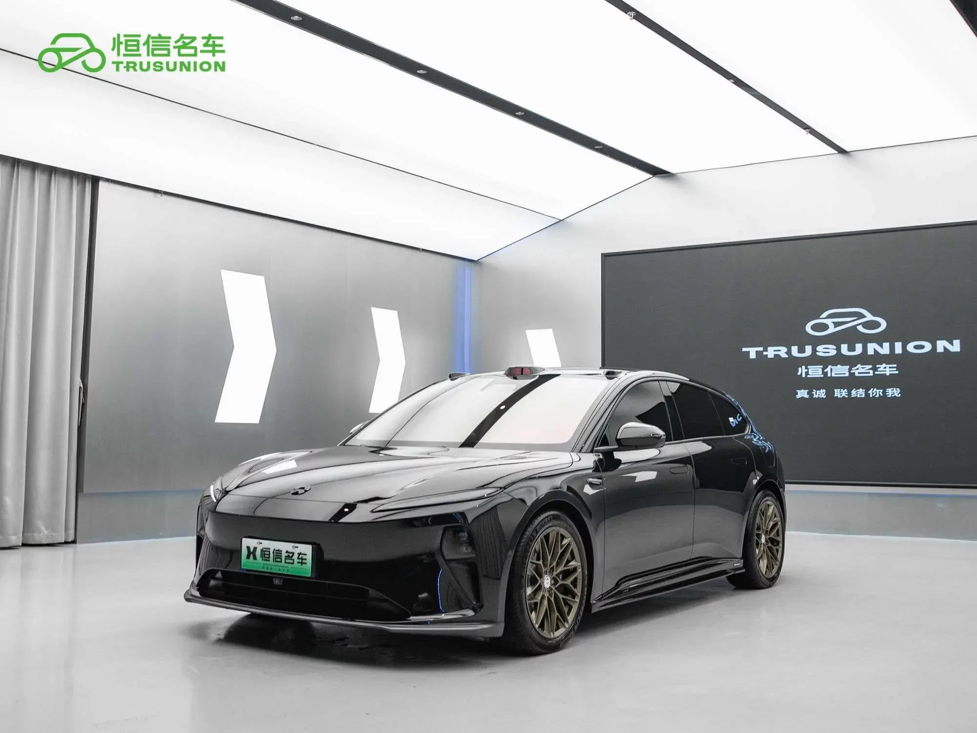 NIO ET5T  из Китая