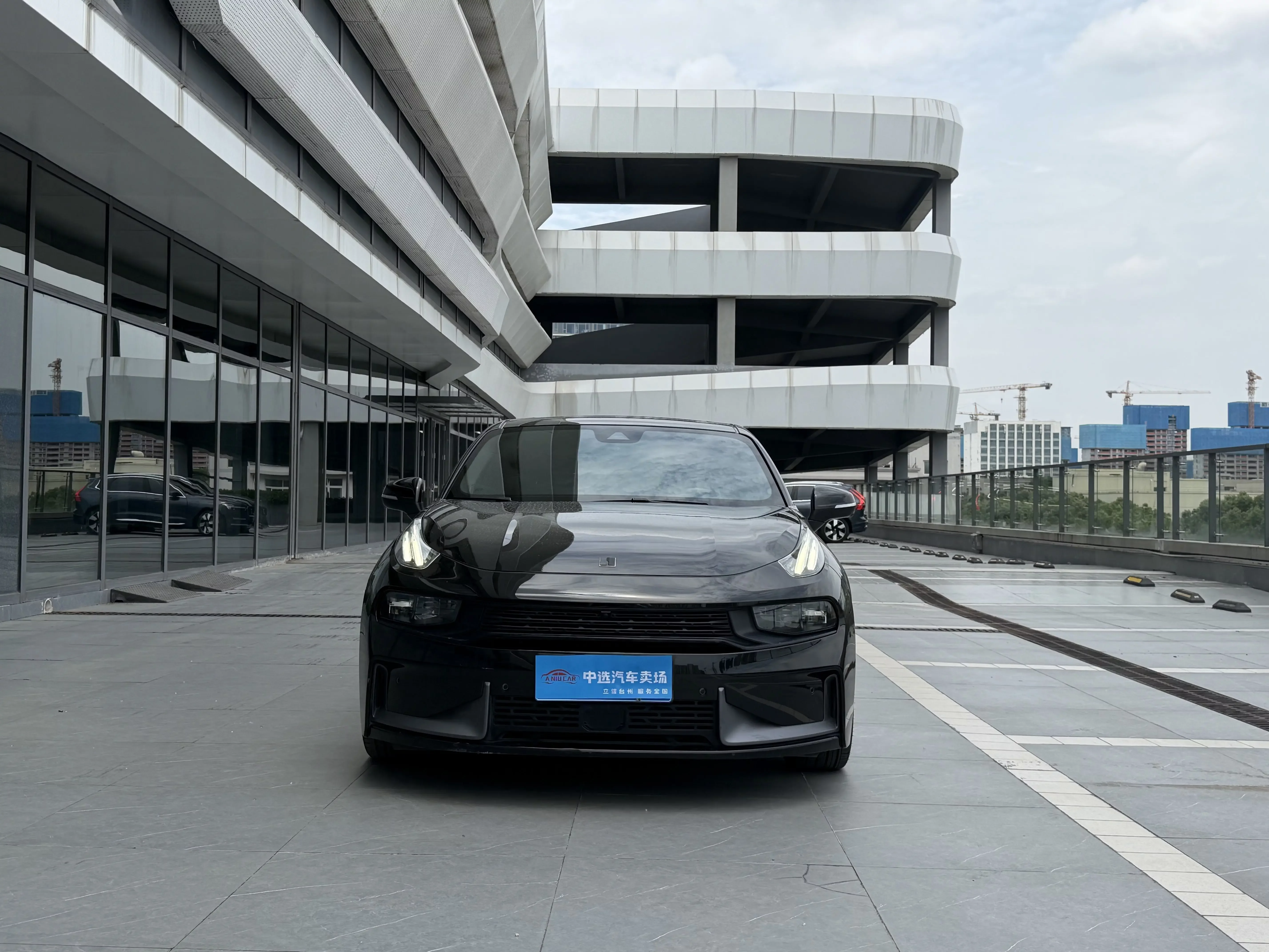 Lynk & Co 03