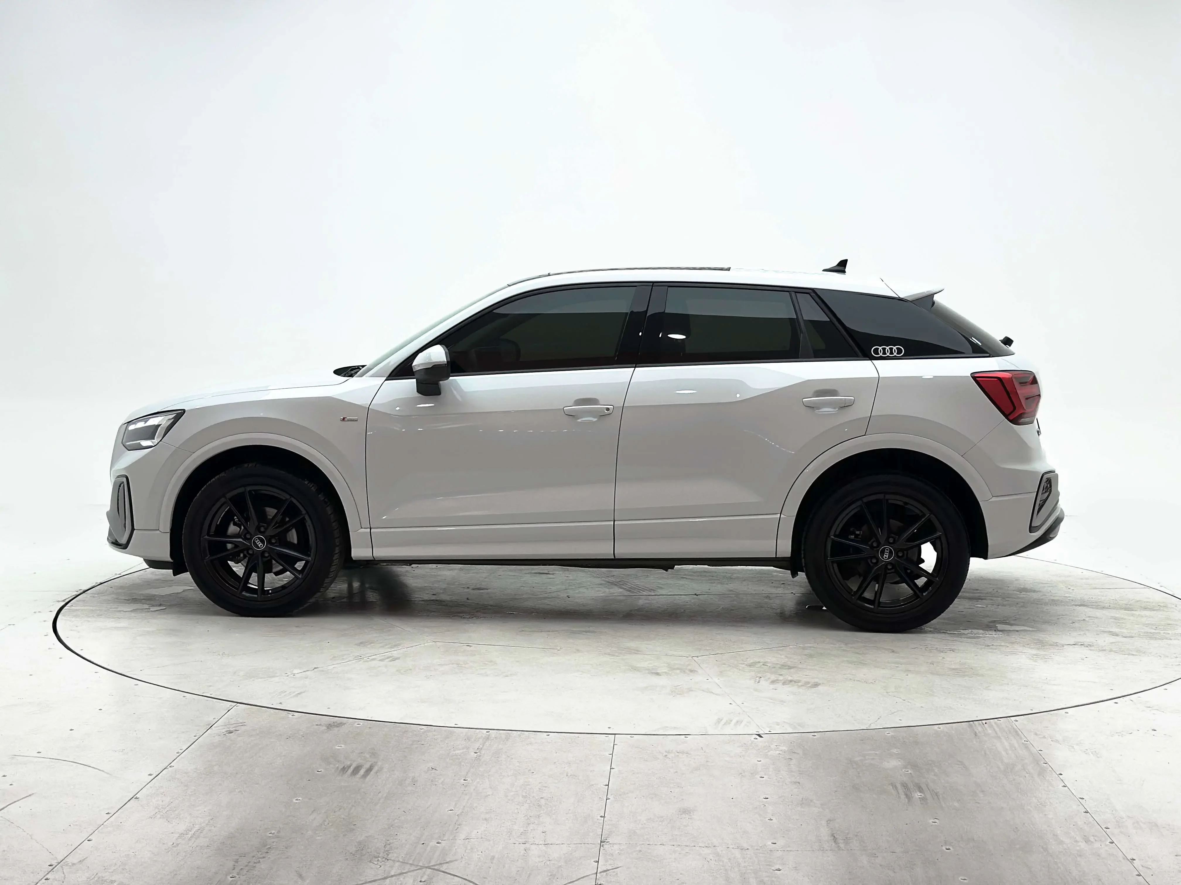 Audi Q2L