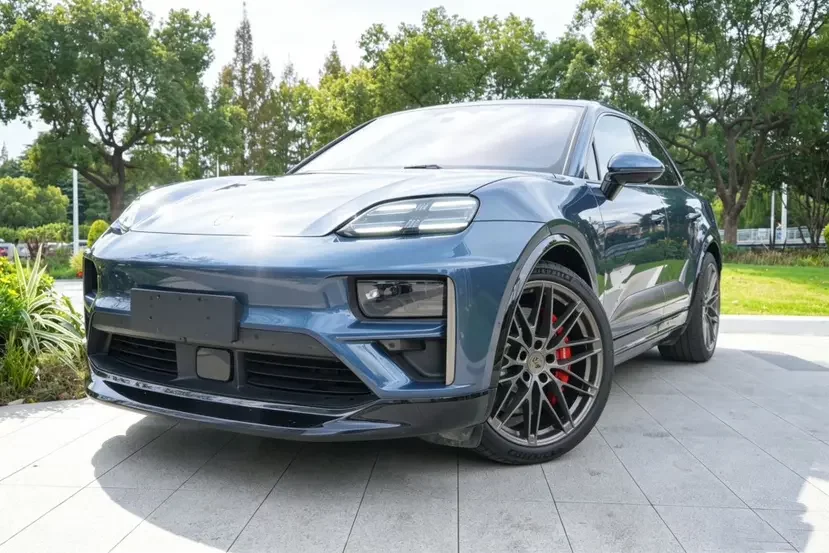 Porsche Macan EV