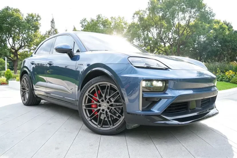 Porsche Macan EV