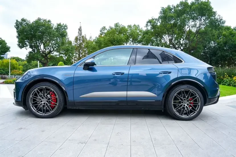Porsche Macan EV