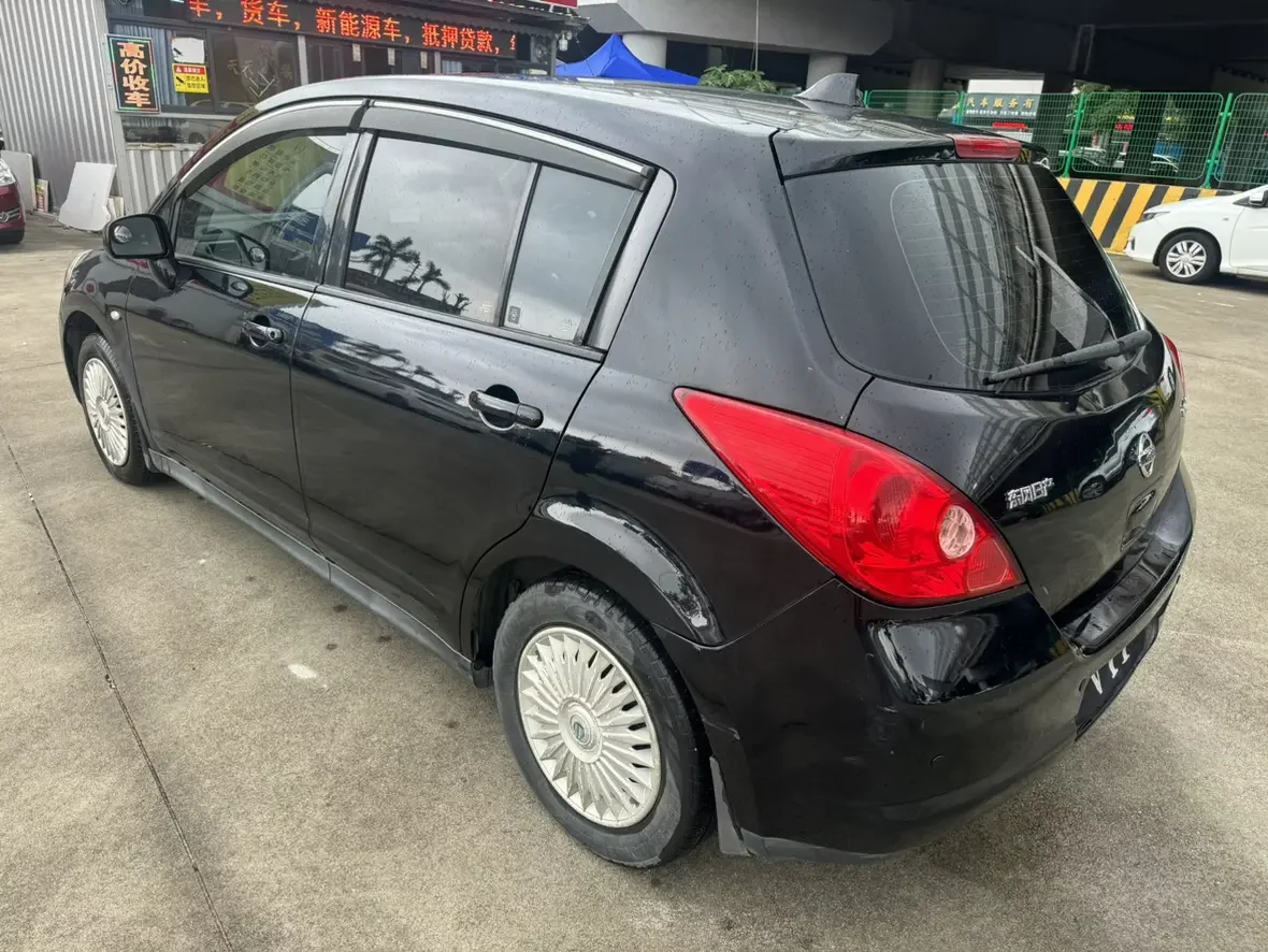 Nissan Tiida