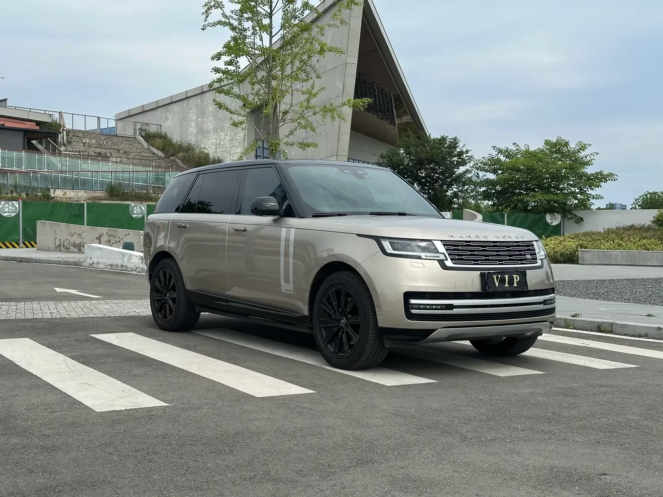 Land Rover range rover