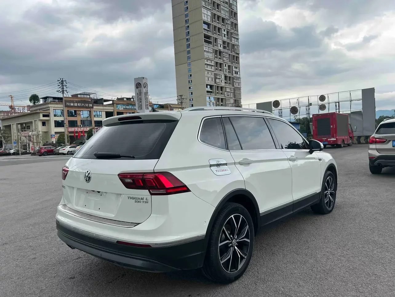 Volkswagen Tiguan L