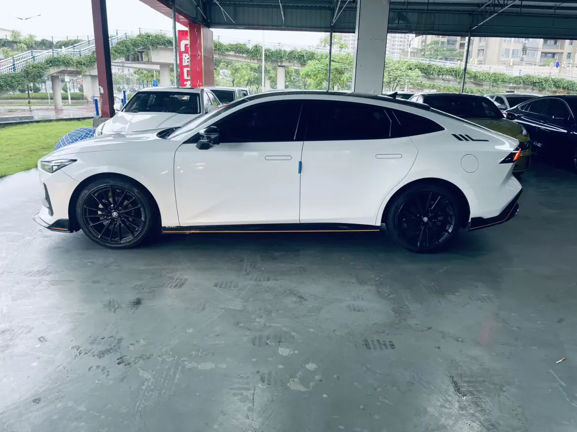 Changan UNI-V