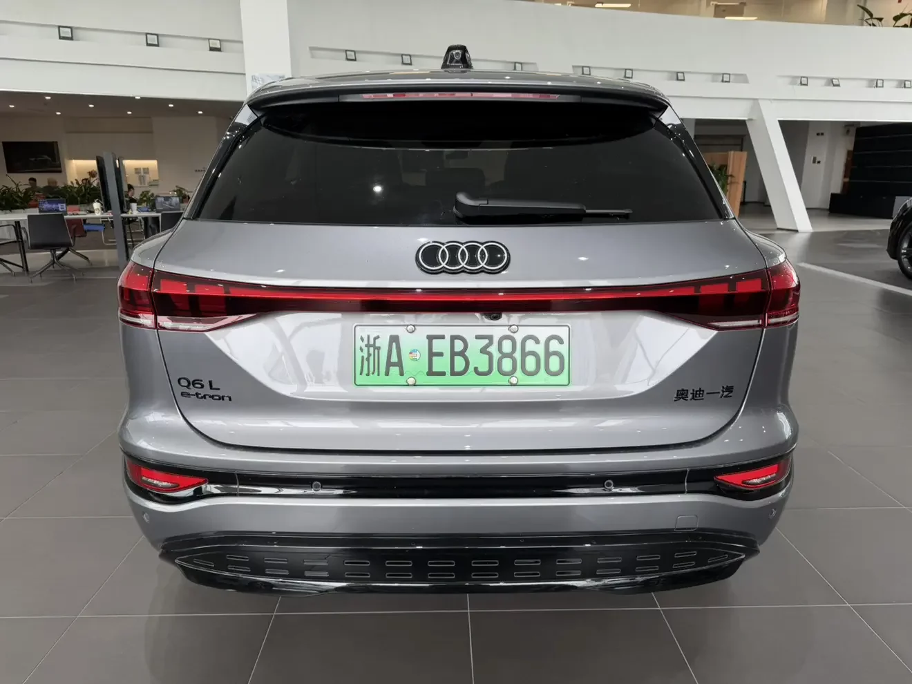 Audi Q6L e-tron