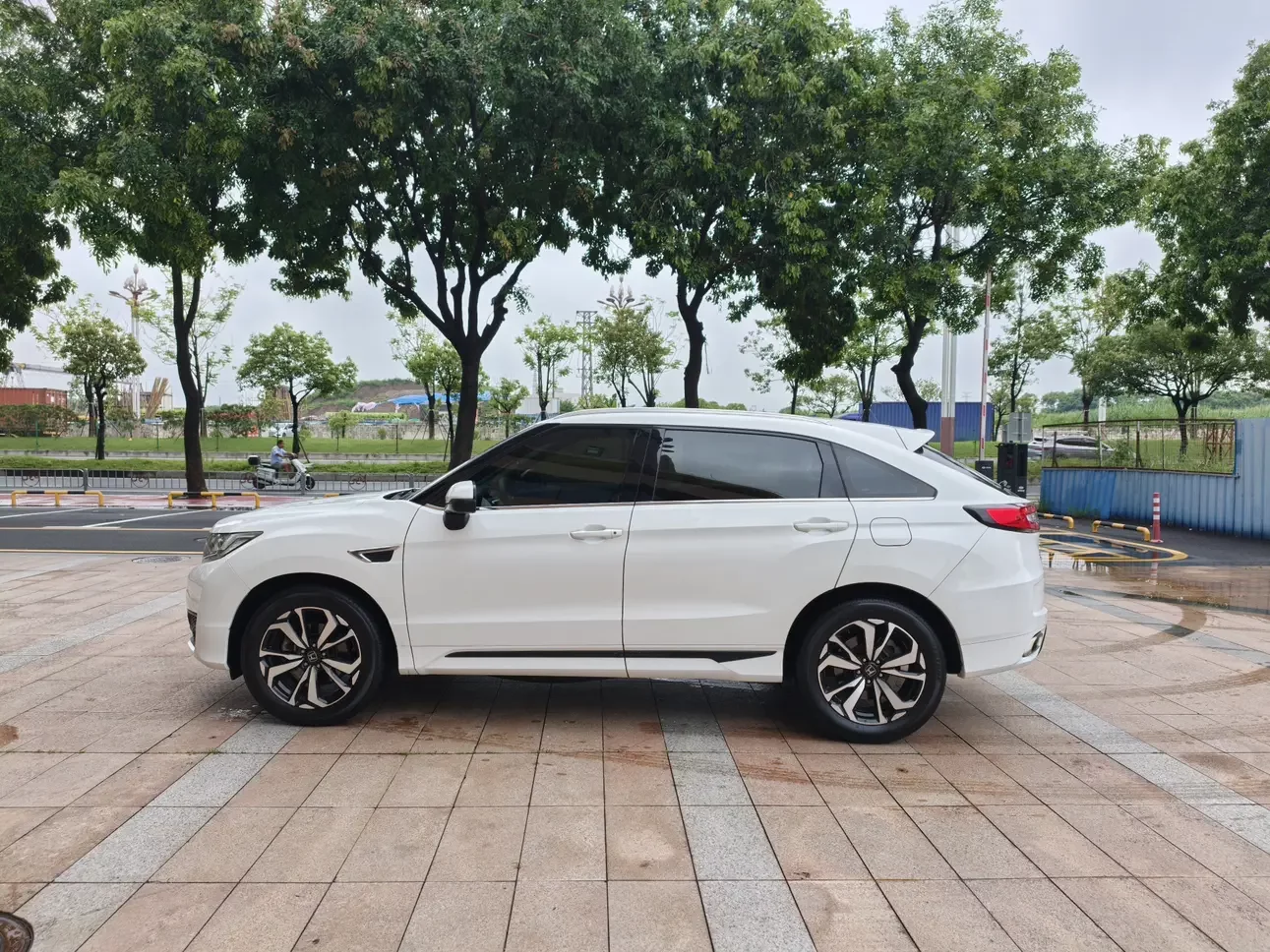 Honda UR-V