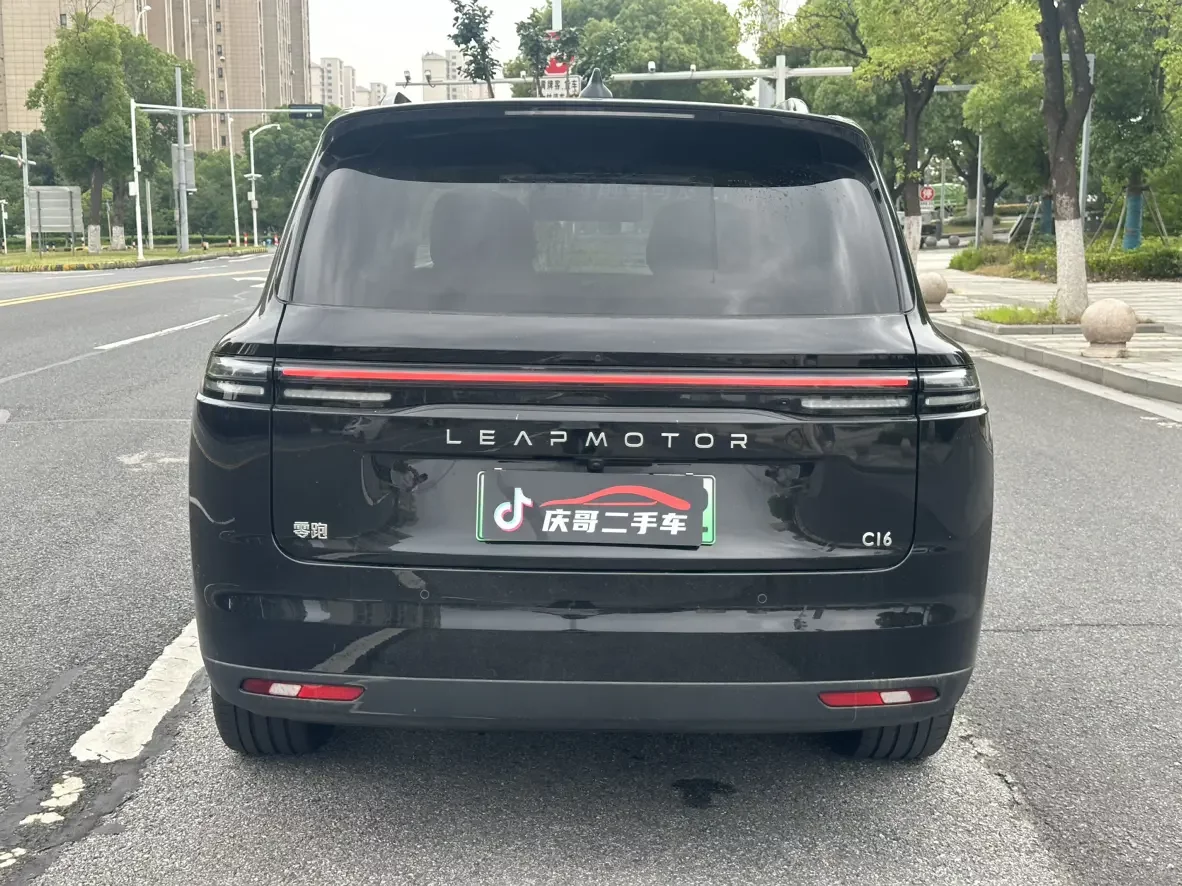 Leapmotor C16