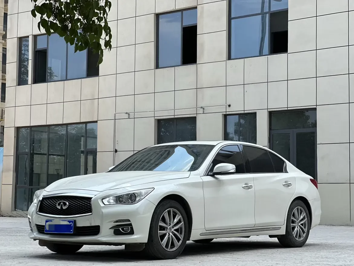 Infiniti Q50L