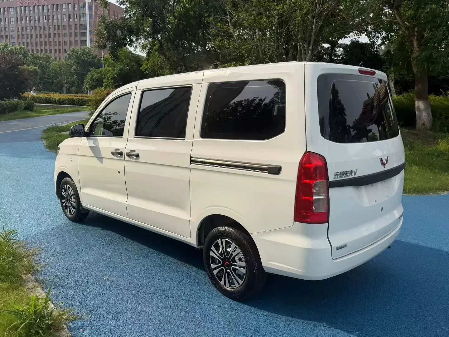 Wuling Hongguang V