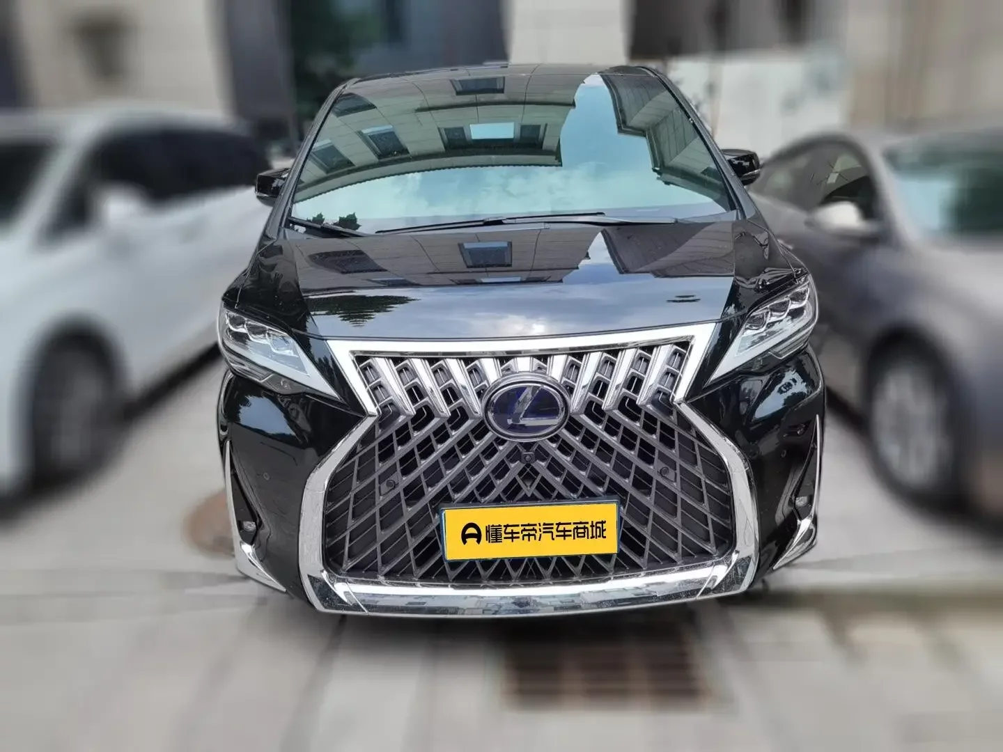 Lexus LM