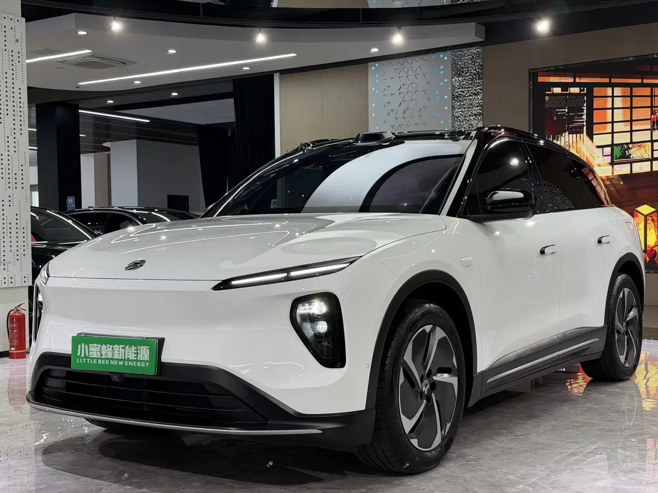 NIO ES6