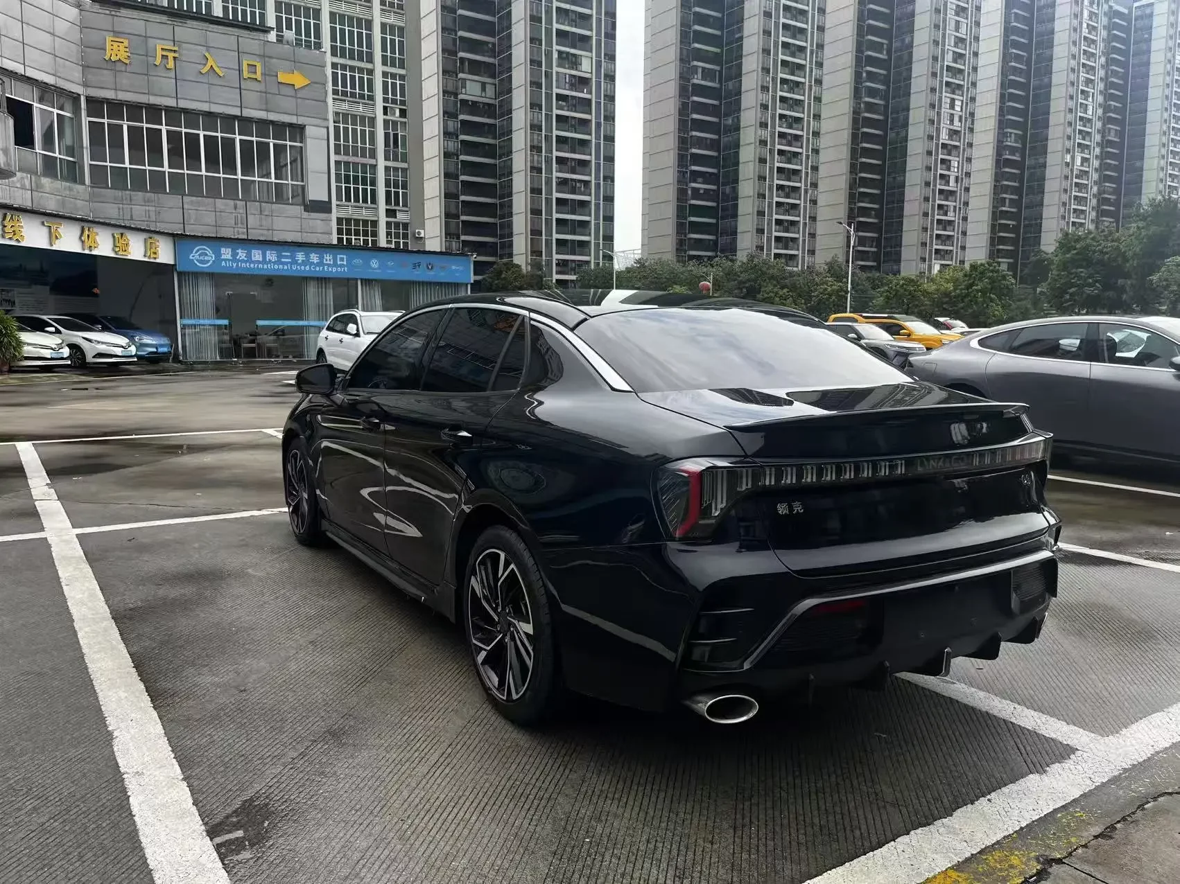 Lynk & Co 03