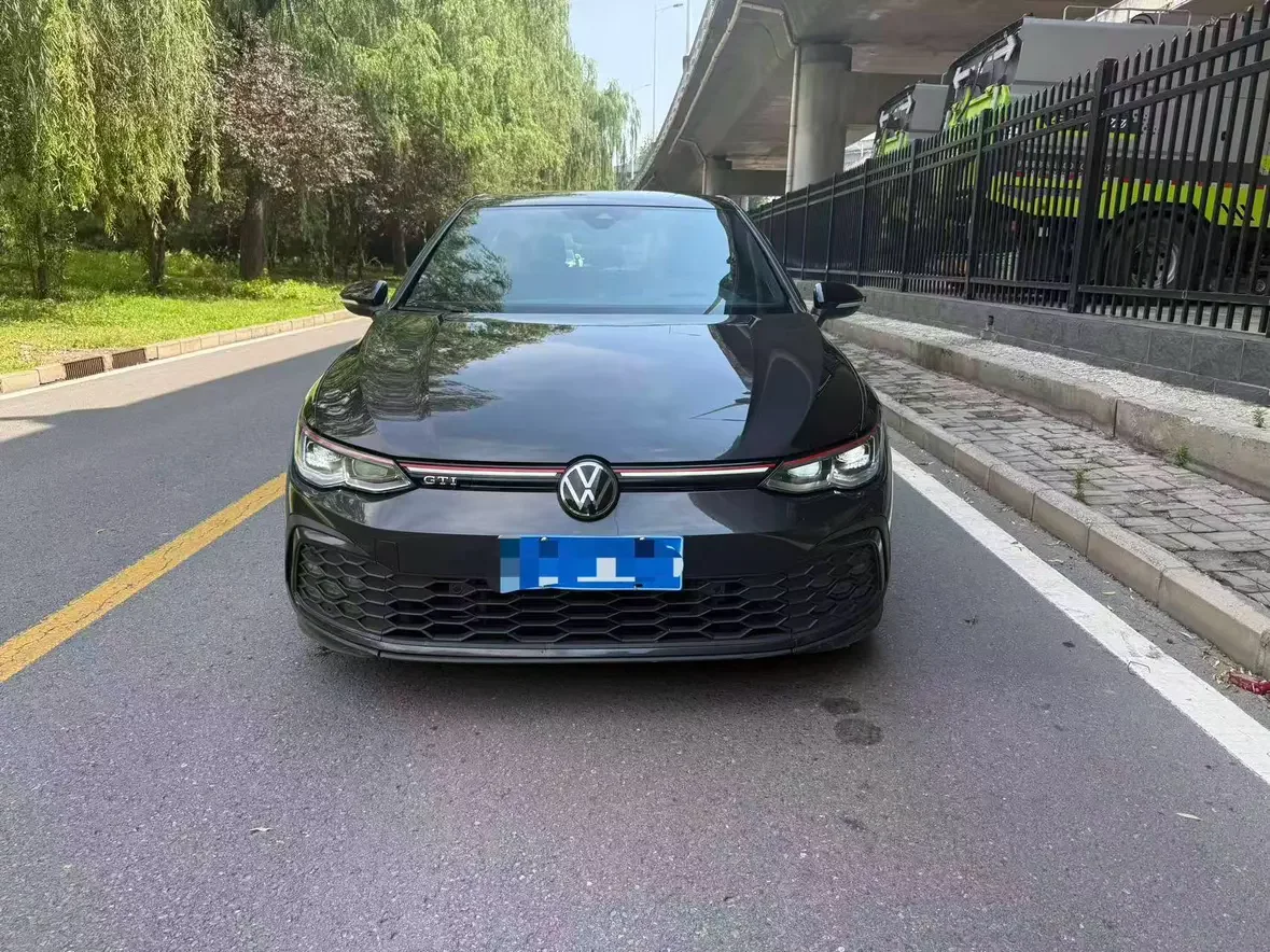Volkswagen Golf GTI