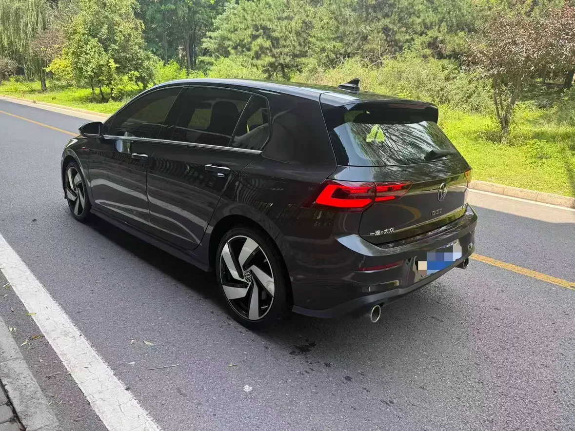 Volkswagen Golf GTI