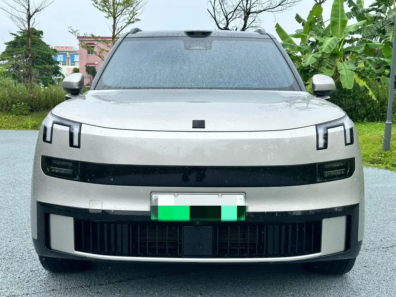 Lynk & Co 900