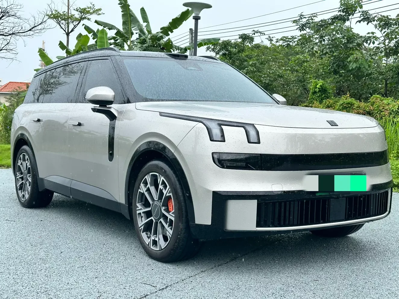 Lynk & Co 900