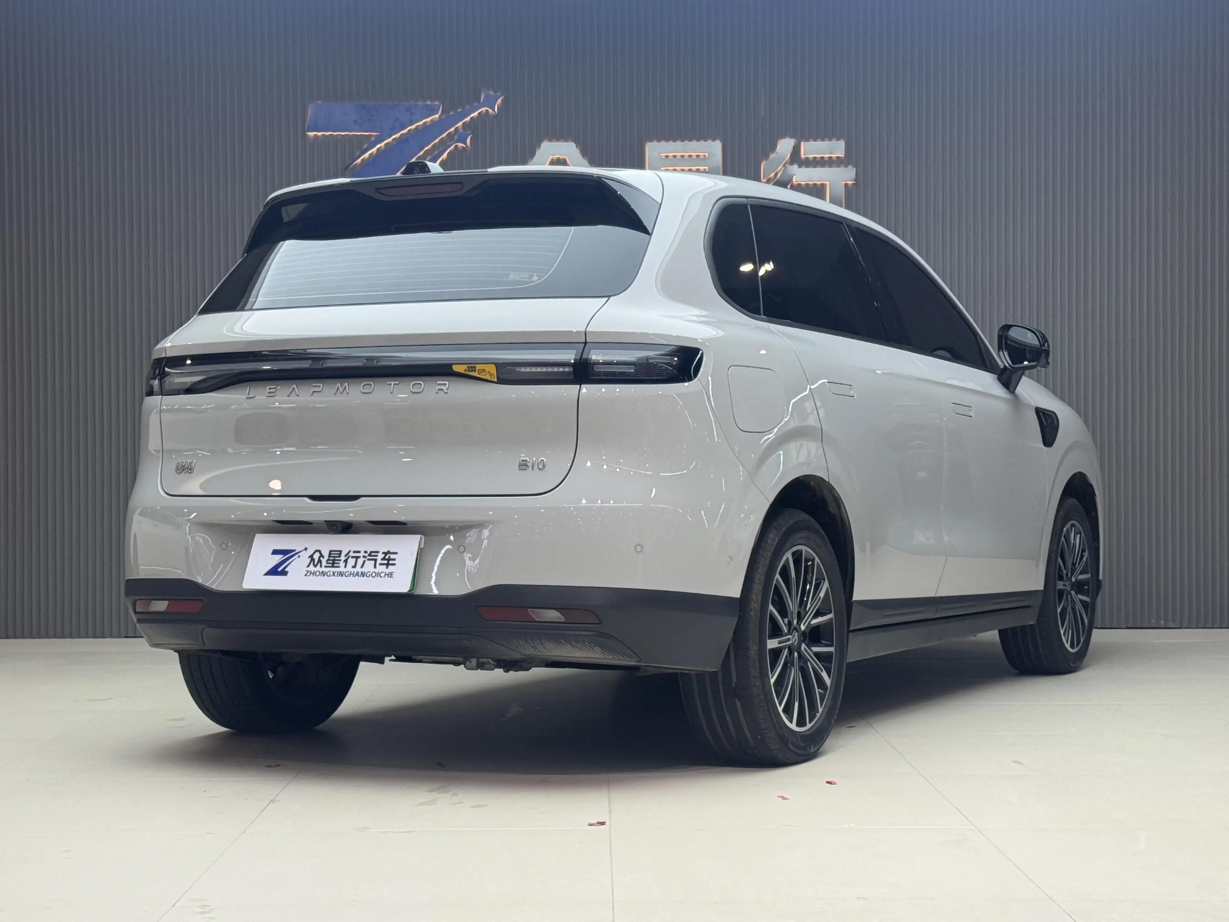 Leapmotor B10