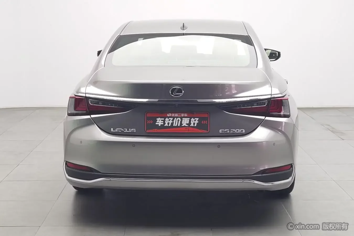 Lexus ES