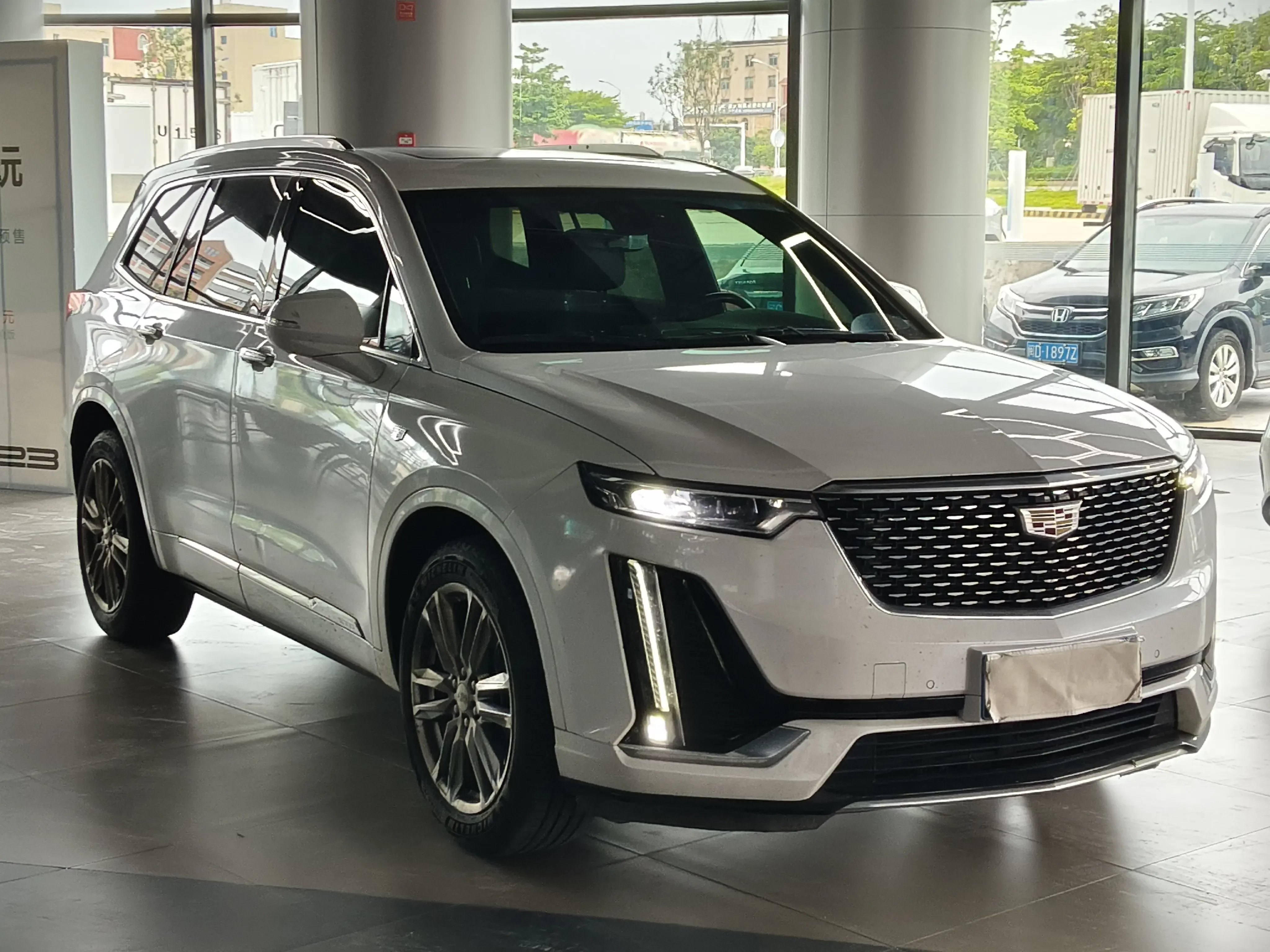 Cadillac XT6