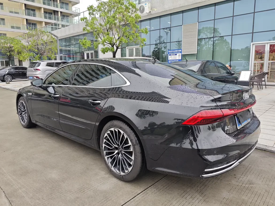 Audi A7L
