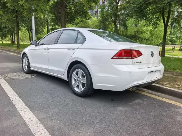 Volkswagen Lamando