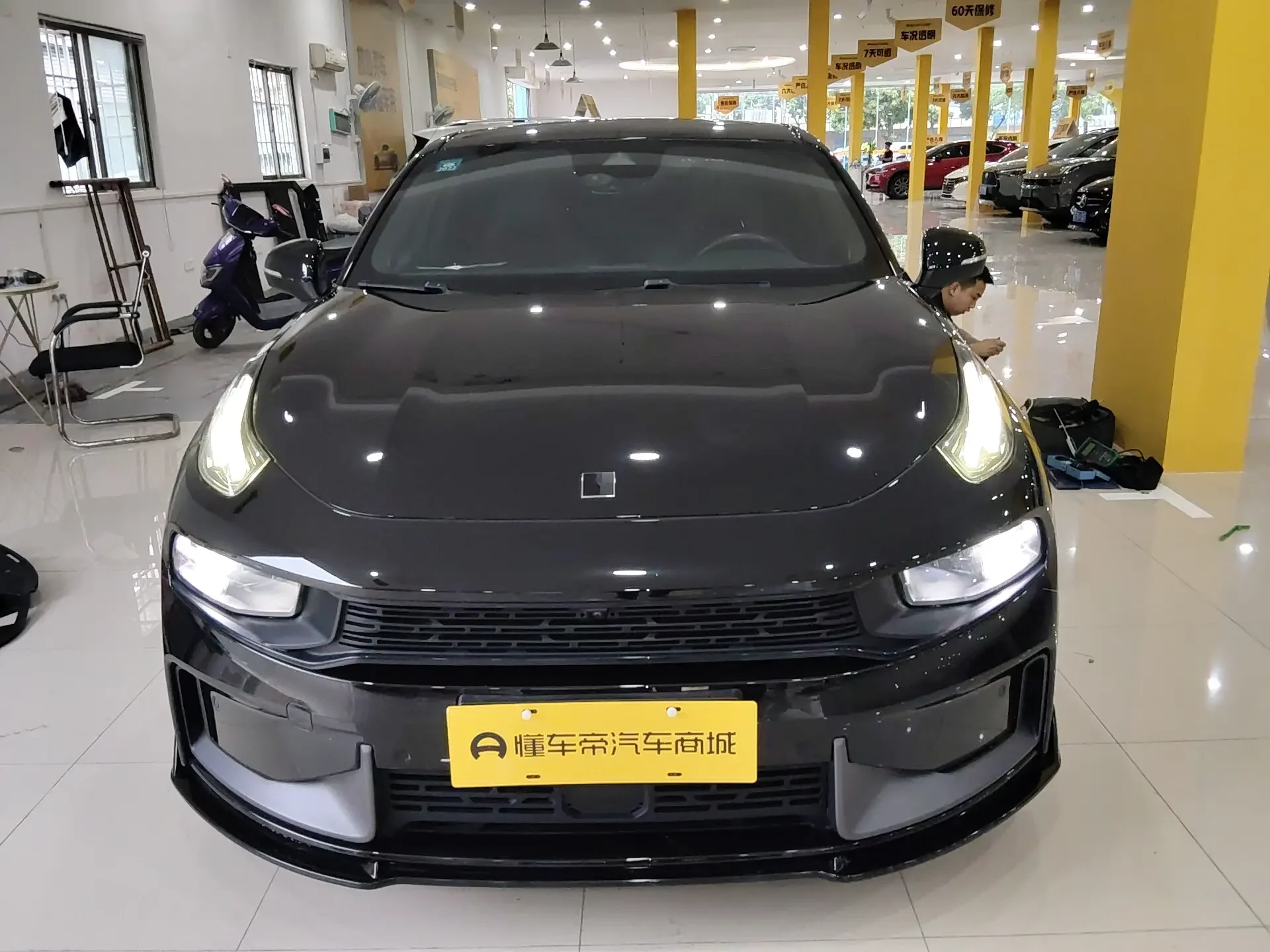 Lynk & Co 03