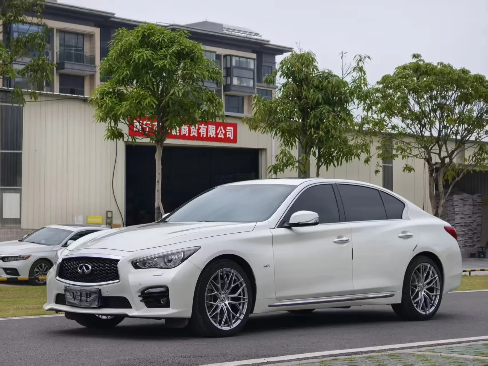 Infiniti Q50L