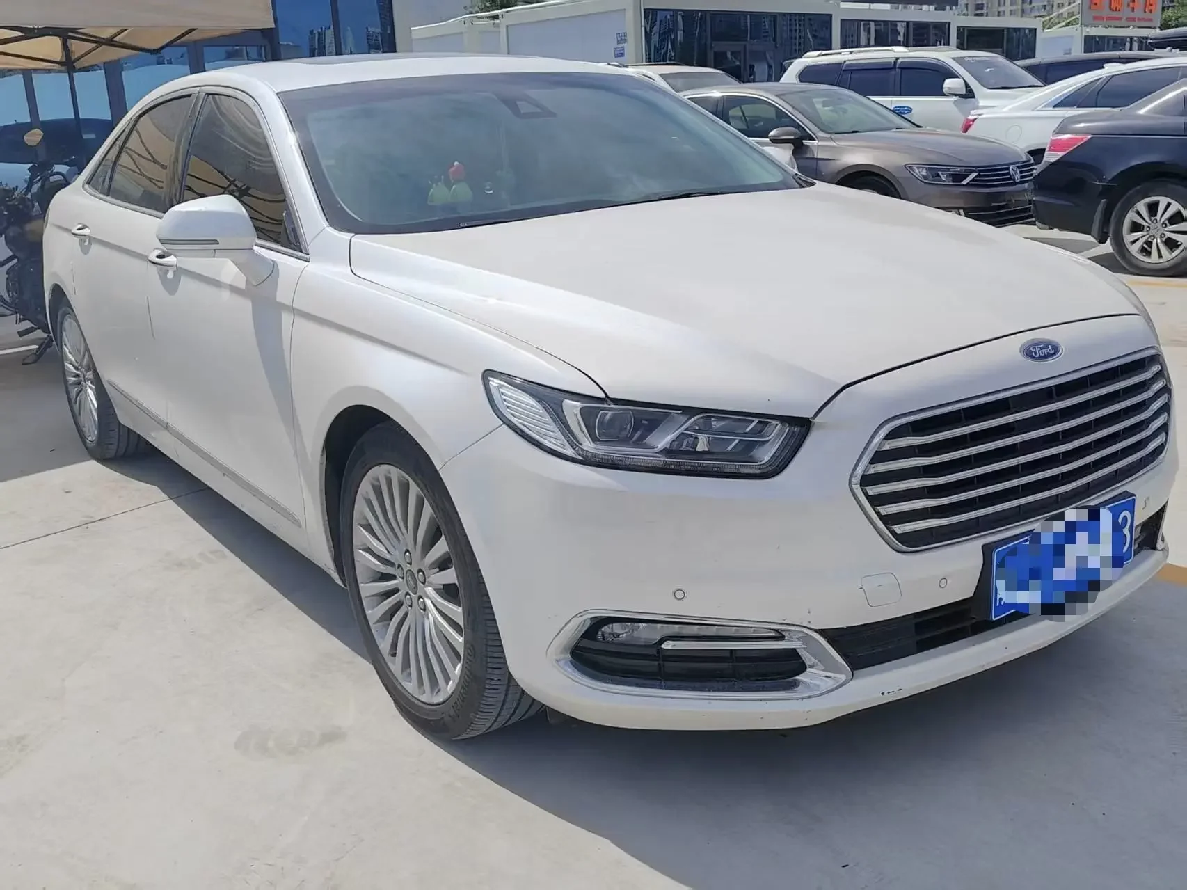 Ford Taurus