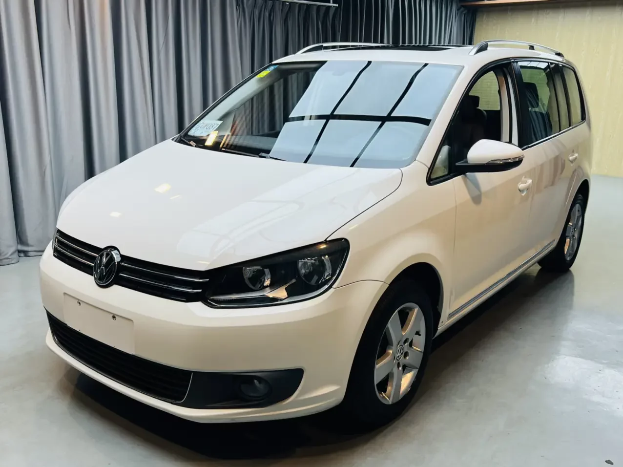Volkswagen Touran  из Китая