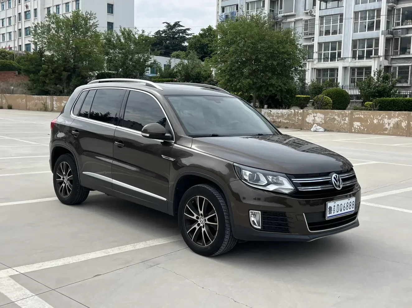 Volkswagen Tiguan (Tharu)