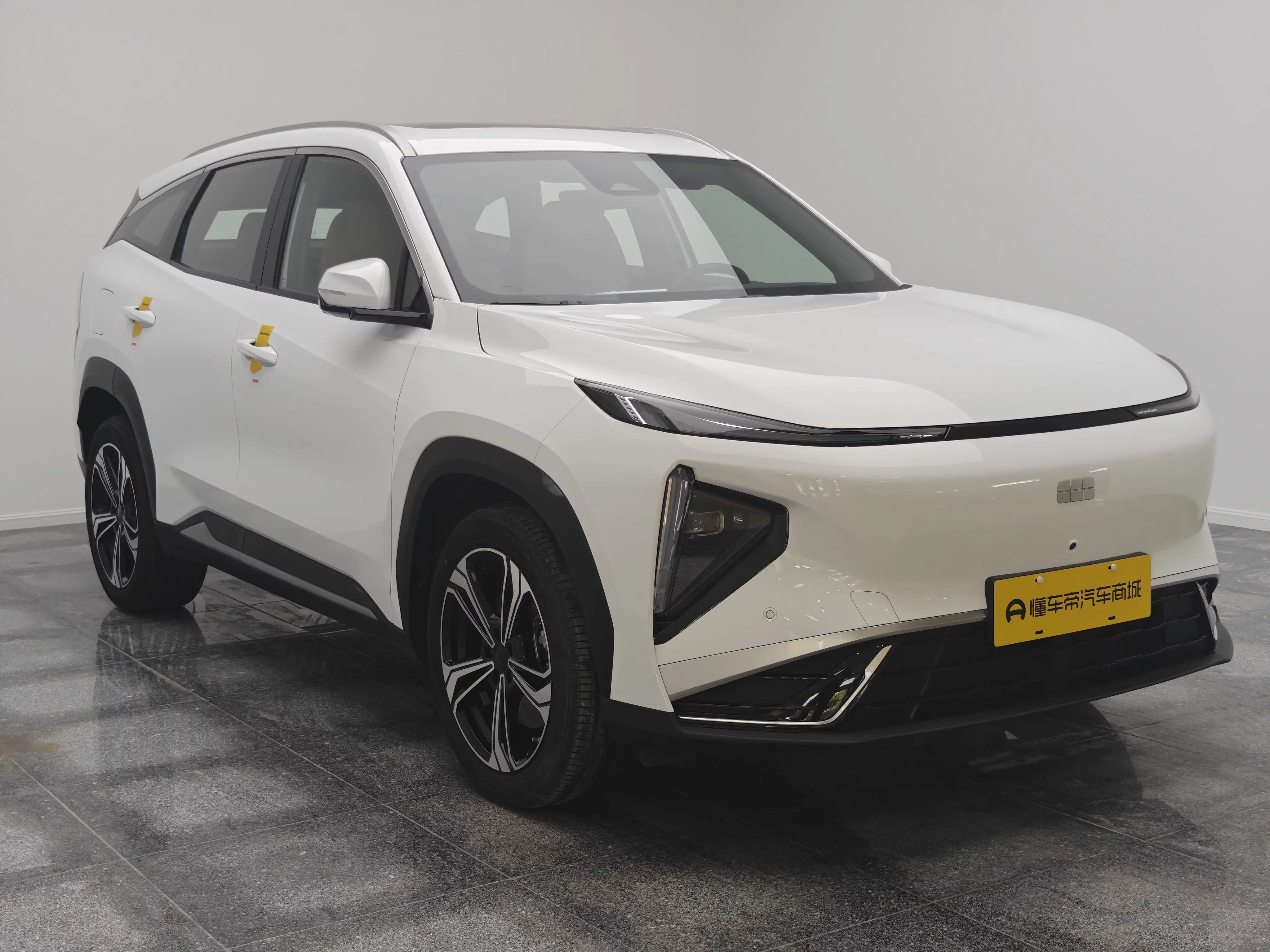 Geely Galaxy L7