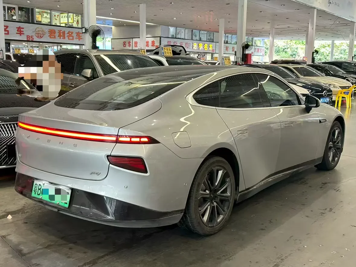 Xpeng P7