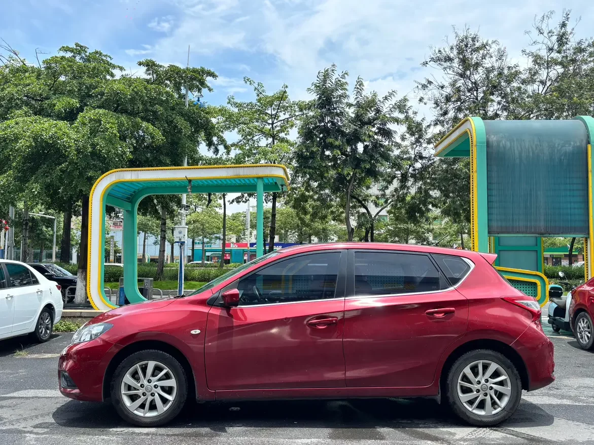 Nissan Tiida