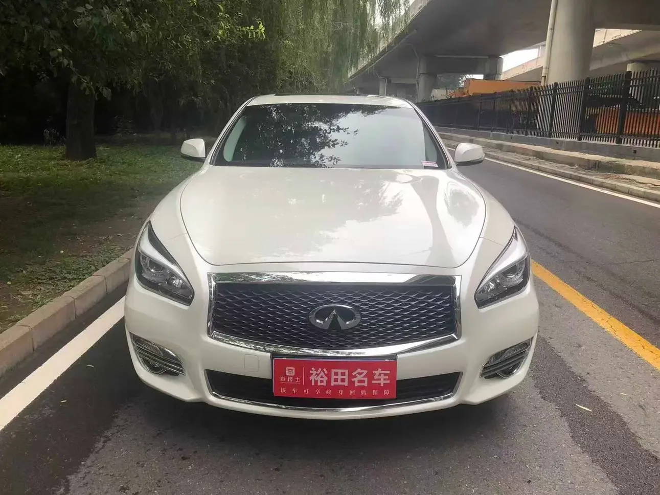 Infiniti Q70