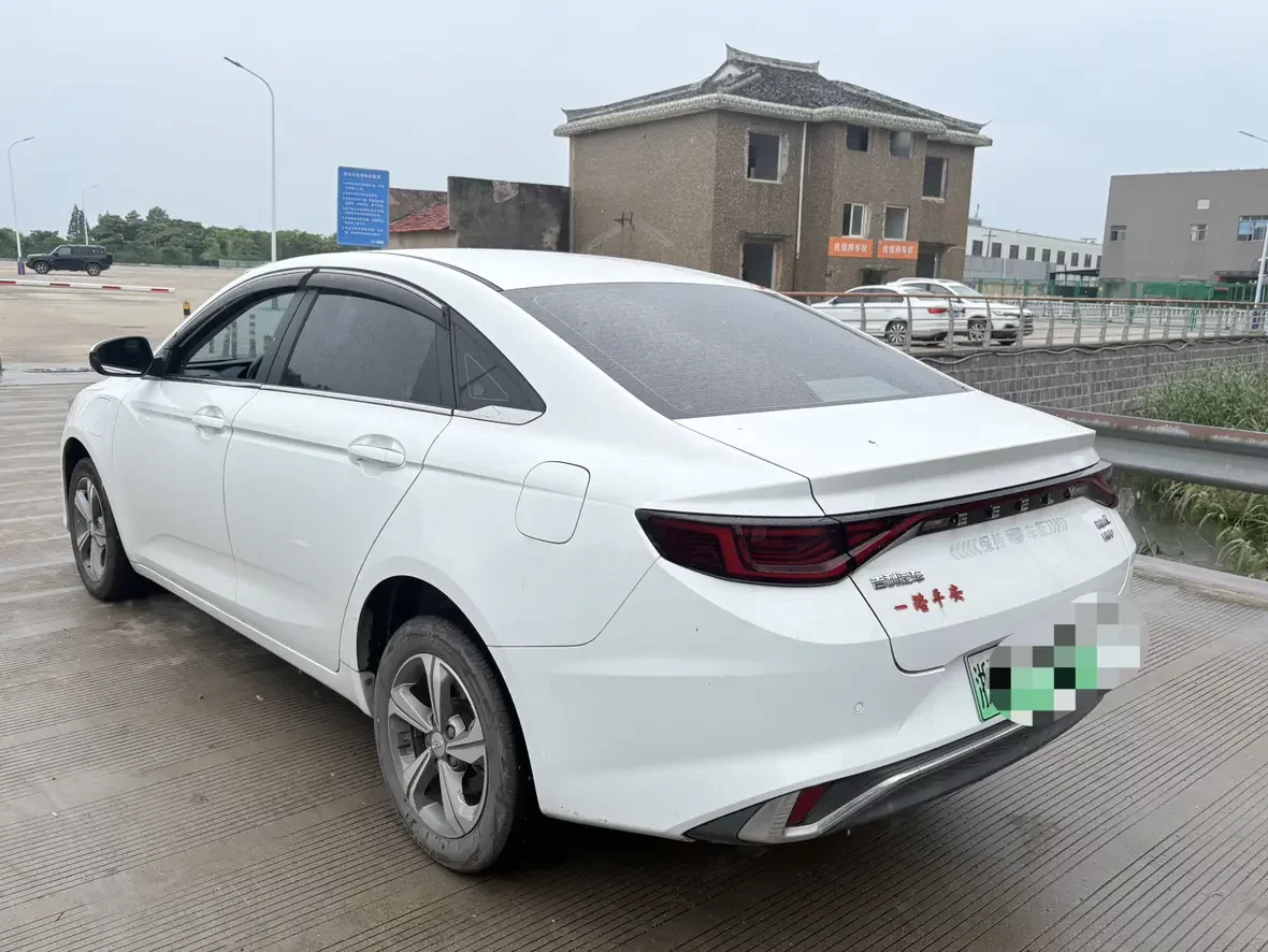 Geely Emgrand L HiP