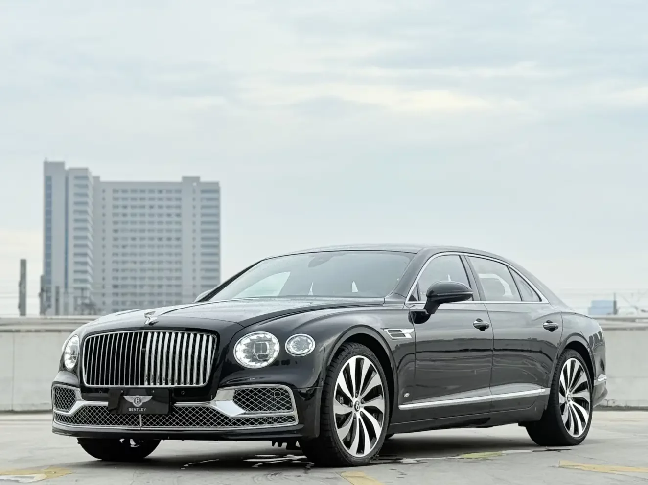 Bentley galloping  из Китая