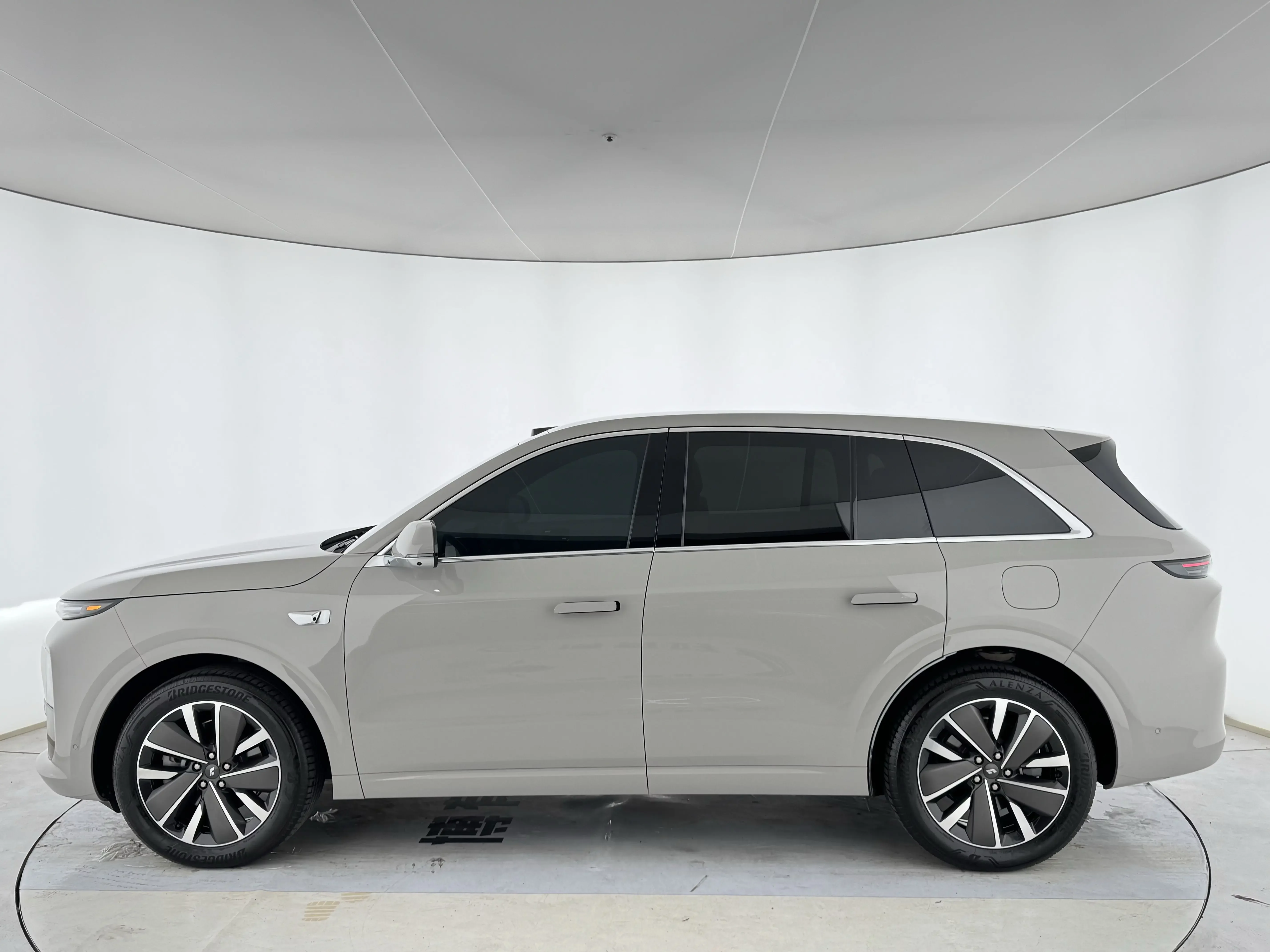 Lixiang L6