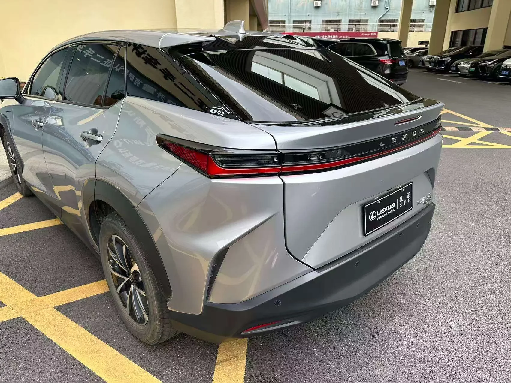 Lexus RZ