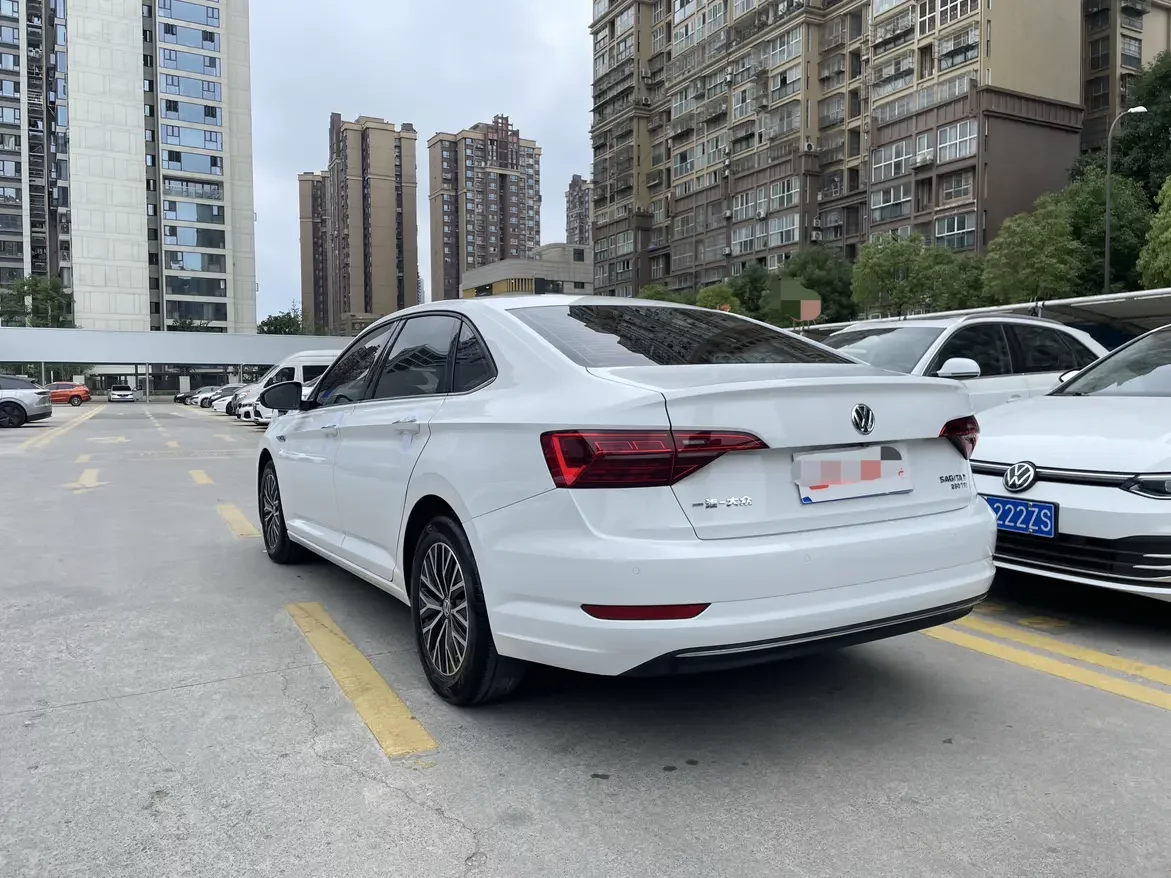 Volkswagen Sagitar