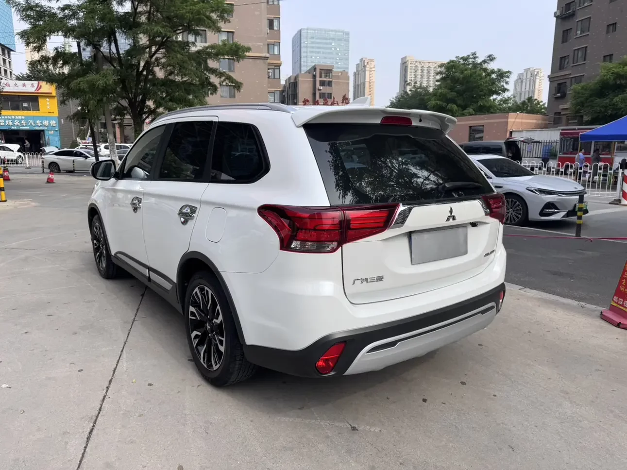 Mitsubishi Outlander