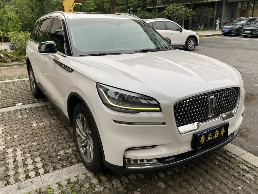 Lincoln aviator