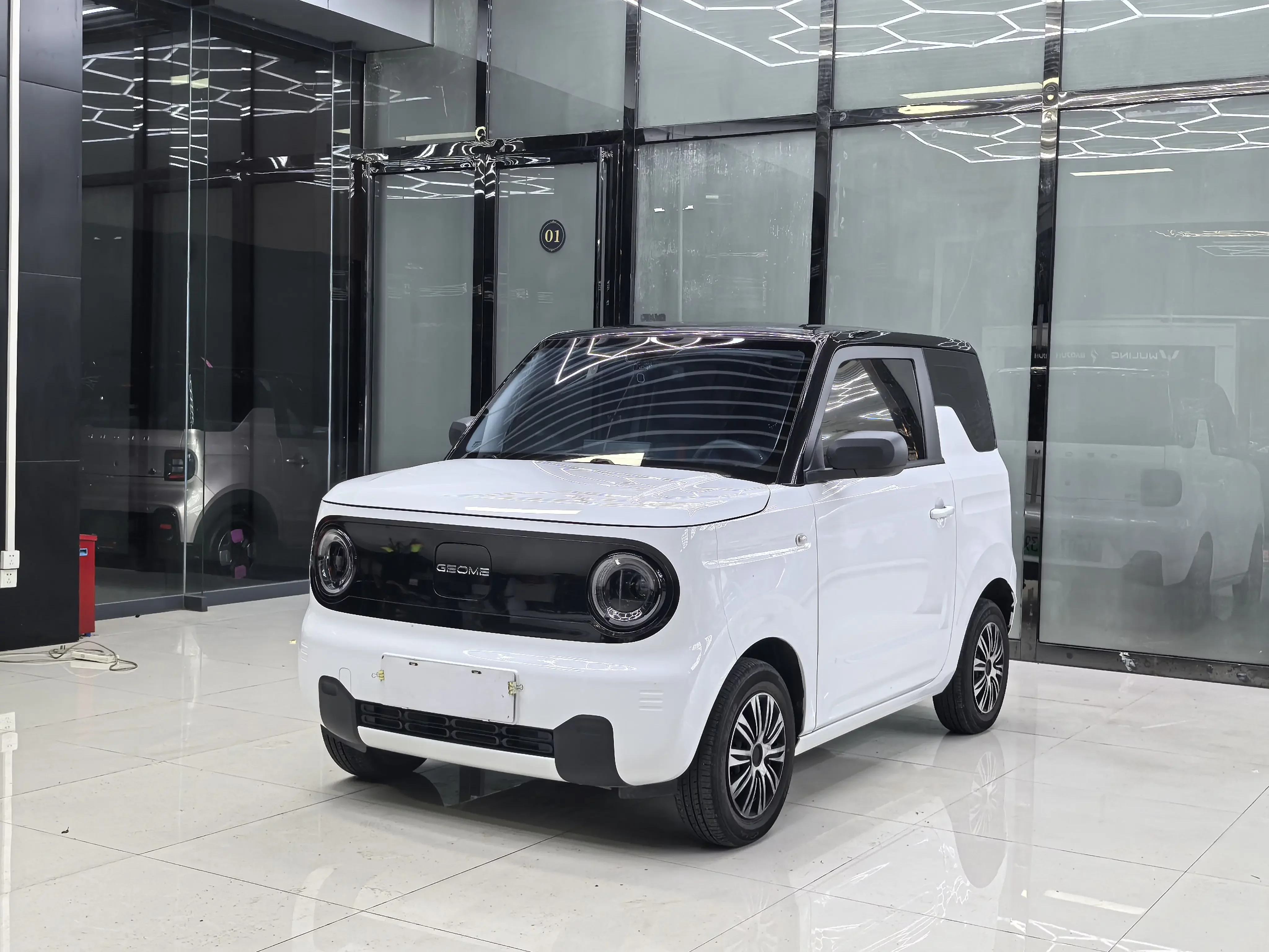 Geely panda
