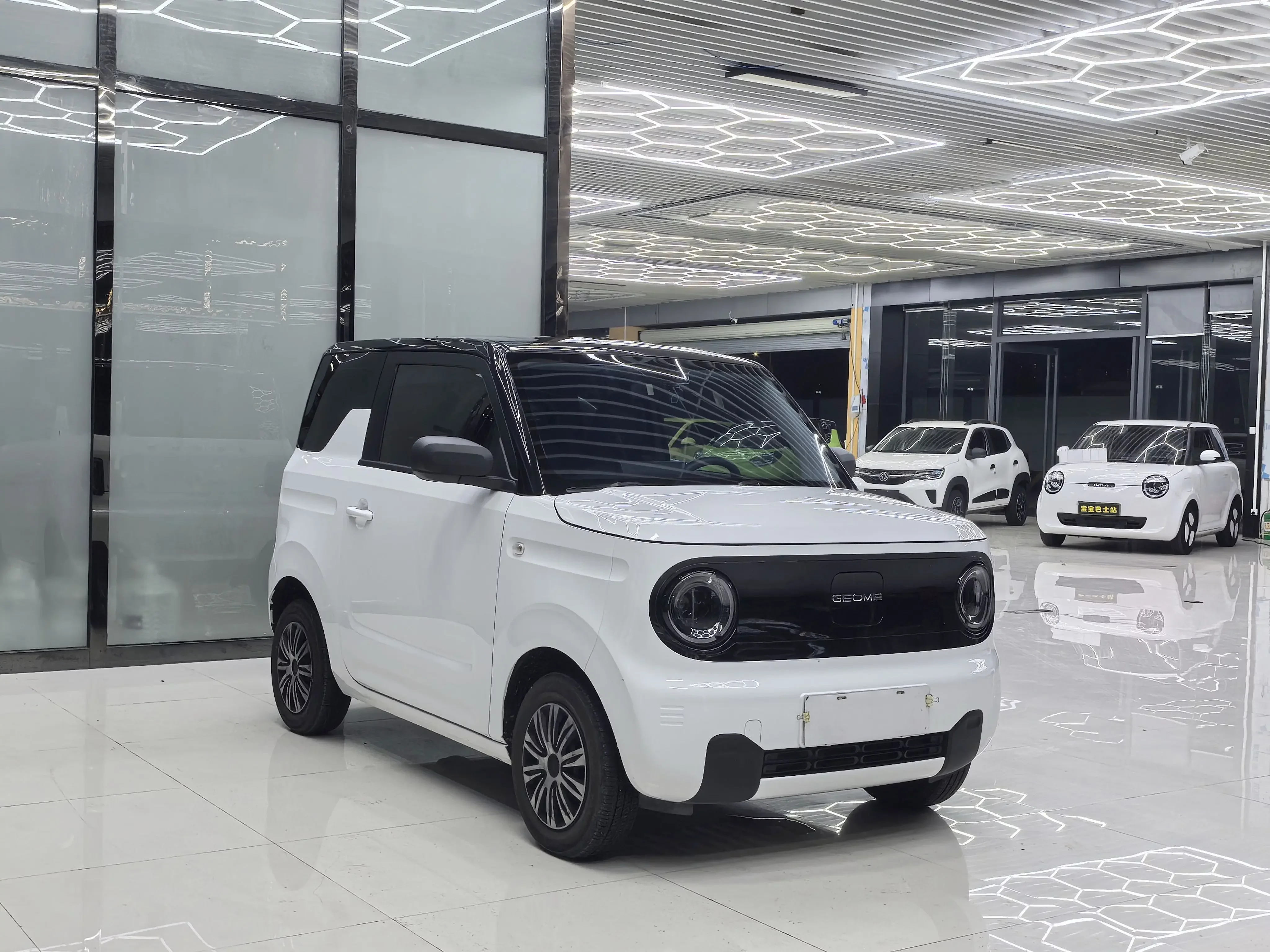 Geely panda