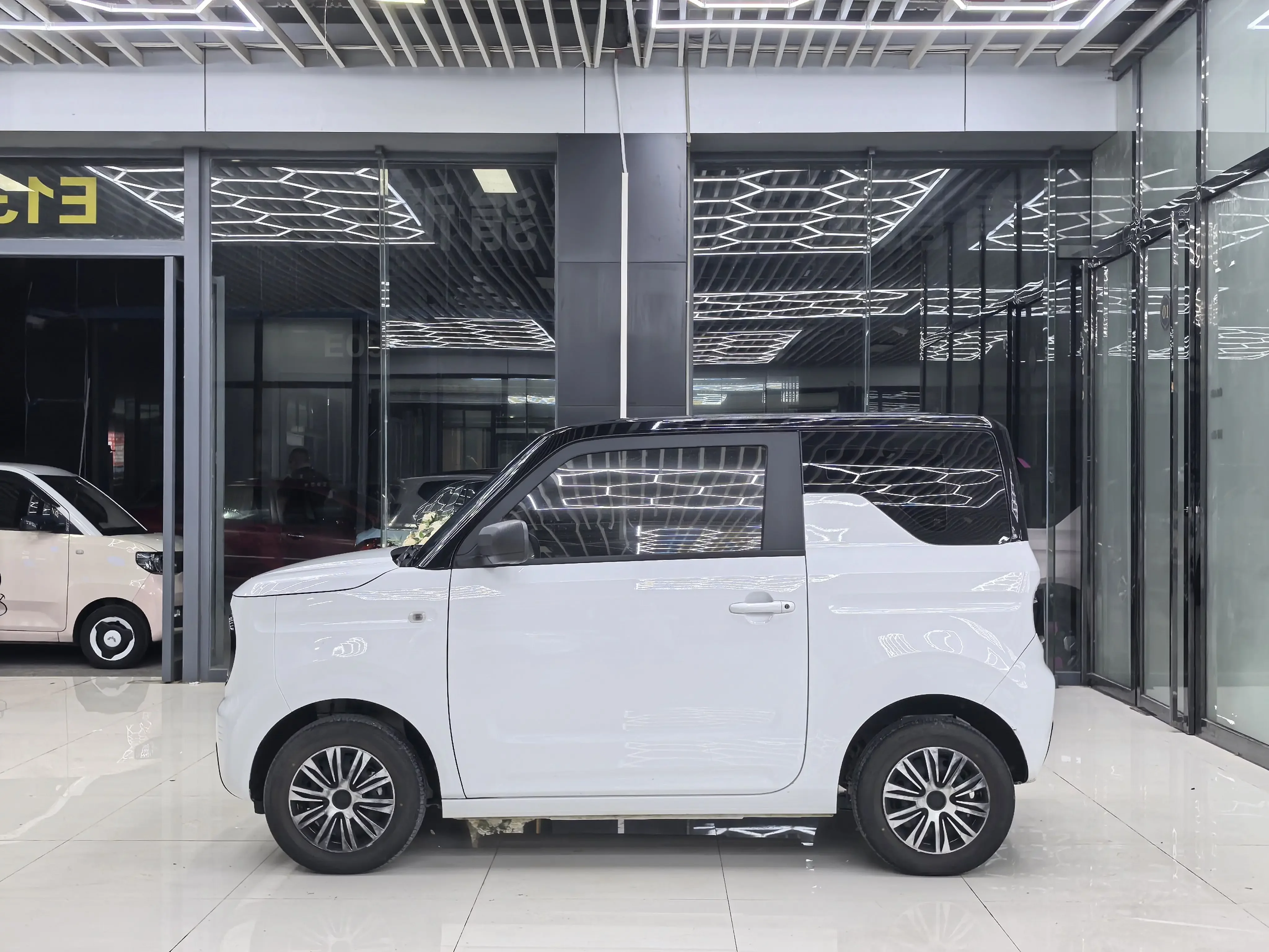 Geely panda