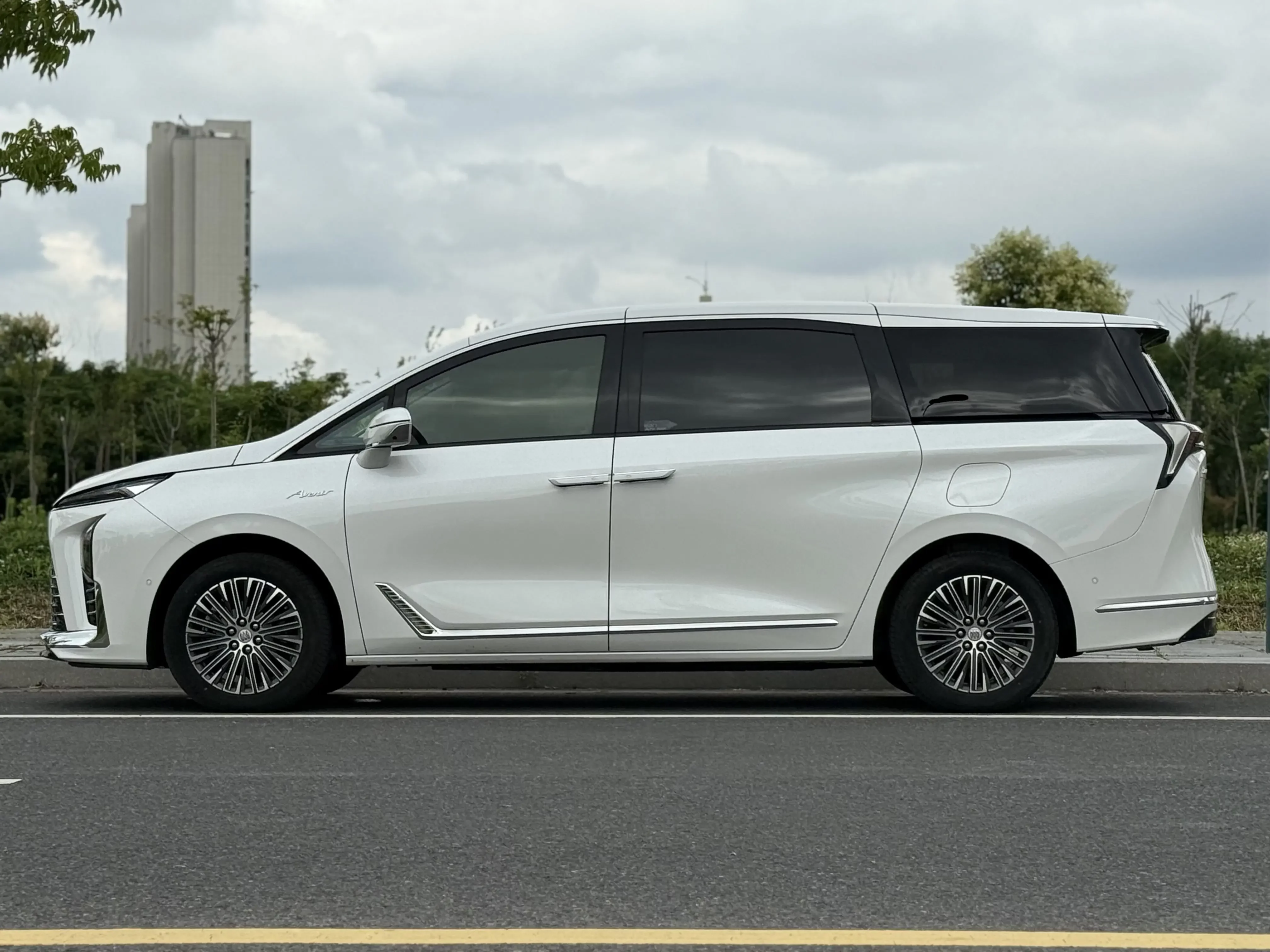 Buick GL8 PHEV