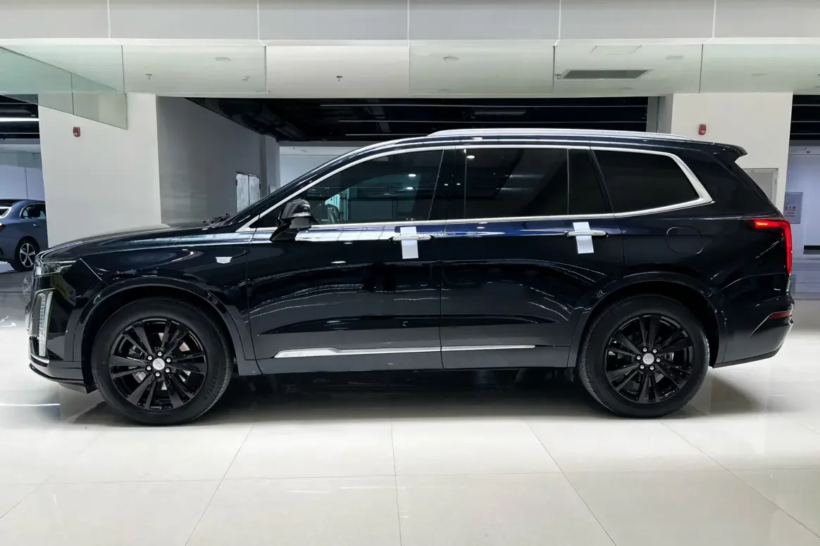 Cadillac XT6